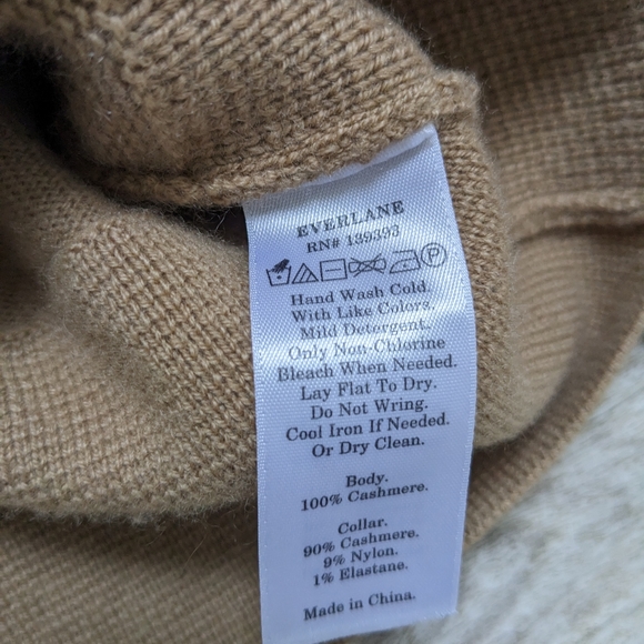 Everlane Cashmere Boxy Turtleneck Sweater Small - Picture 5 of 5